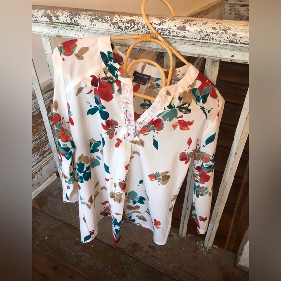 Floral Patterned Van Heusen Blouse - Picture 2 of 7